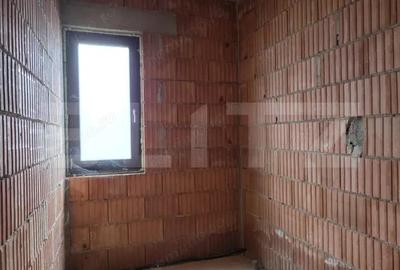 Casă cu 5 camere cu Teren 1330 Mp în Urseni - 1