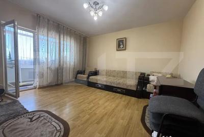 Apartament cu 4 camere decomandat în Micro 4