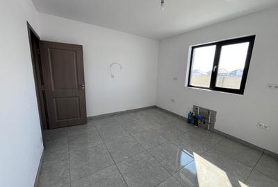 Casă cu 3 camere cu Teren 330 Mp în Pantelimon - 15