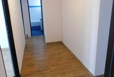 Apartament cu 3 camere decomandat în Exterior Vest - 1