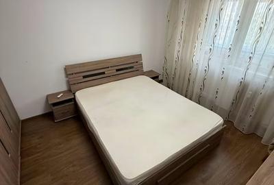 Apartament cu 3 camere semidecomandat în Gării