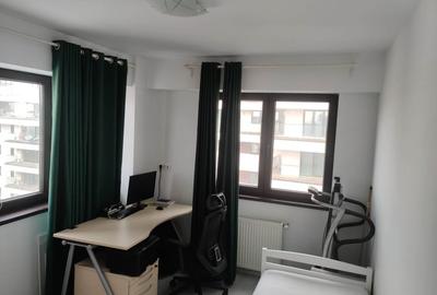 Apartament cu 4 camere decomandat în Pipera