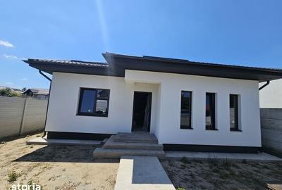 Casă cu 3 camere cu Teren 95 Mp în Cârcea