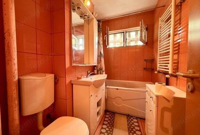 Apartament cu 3 camere semidecomandat în Dacia