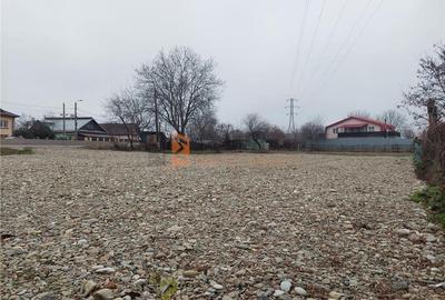 Teren construcție, în 1 Decembrie - 6