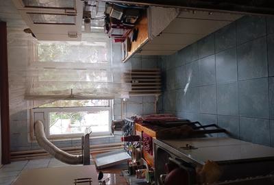 Apartament cu 3 camere semidecomandat în Baba Novac
