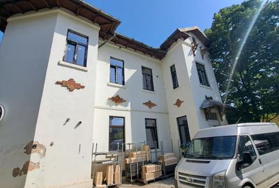 Casă cu 16 camere cu Canalizare în Capitale - 47