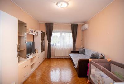 Apartament cu 3 camere decomandat în Rogerius