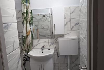 Garsonieră decomandată în Central