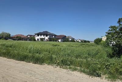 Teren de 2000 mp, în Central