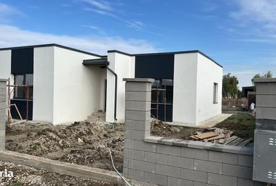 Casă cu 3 camere cu Teren 400 Mp în Berceni