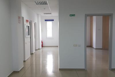 Spațiu comercial, de 241 mp, în Central - 16