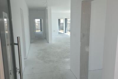 Casă cu 3 camere în Central