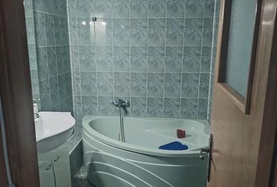 Apartament cu 3 camere decomandat în Popa Șapcă