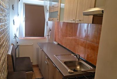 Apartament cu 2 camere nedecomandat în Girocului