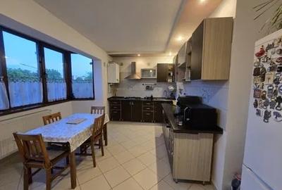 Apartament cu 4 camere decomandat în Cug - 2