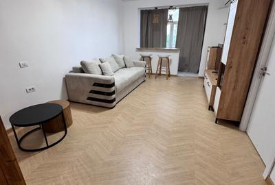 Apartament cu 2 camere semidecomandat, mobilat în Delfinariu