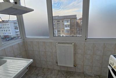 Apartament cu 3 camere decomandat în Micro 6 - 3