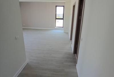 Apartament cu 3 camere semidecomandat în Tomis Plus