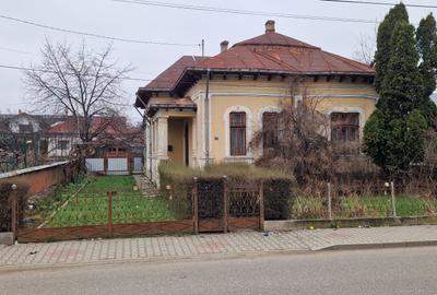 Casă cu 4 camere cu Teren 810 Mp în Fălticeni