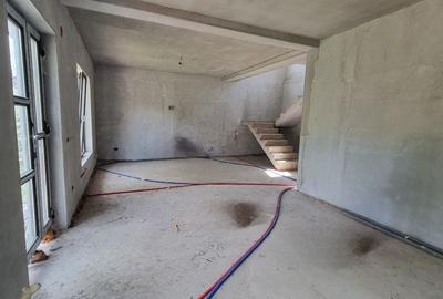 Casă cu 4 camere în Valea Mare