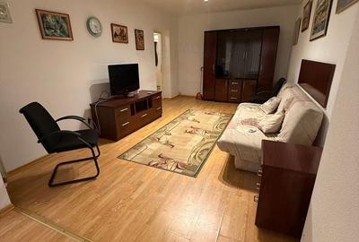 Apartament cu 3 camere decomandat, mobilat în Mazepa 1