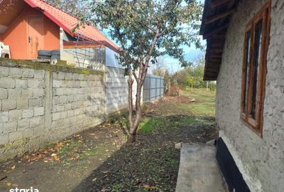 Casă cu 4 camere cu Teren 1600 Mp în Fundeni