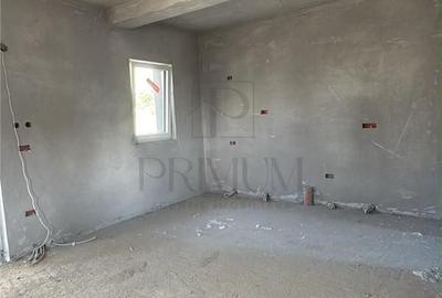 Casă cu 5 camere cu Teren 325 Mp în Moșnița Nouă