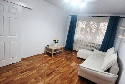 Apartament cu 2 camere decomandat, mobilat în Tei