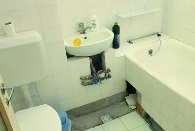 Apartament cu 3 camere semidecomandat, mobilat în Olimpia-Stadion - 2