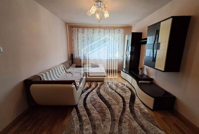 Apartament cu 3 camere semidecomandat, mobilat în Micro 16
