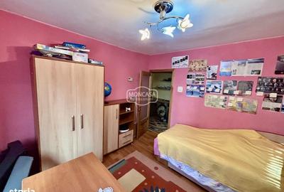 Apartament cu 4 camere decomandat în Central