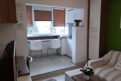 Apartament cu 2 camere decomandat, mobilat în Zorilor