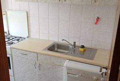 Apartament cu 3 camere decomandat în Calea Romanului