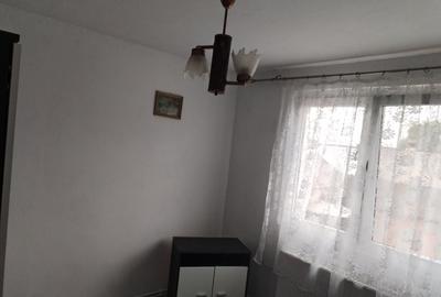 Apartament cu 3 camere semidecomandat în Fortuna