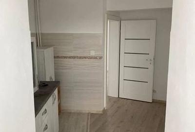 Apartament cu 4 camere decomandat în Central - 3