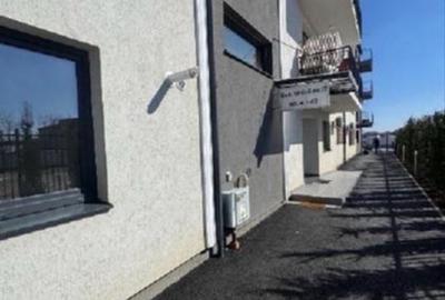 Apartament cu 2 camere decomandat în Petrești - 1