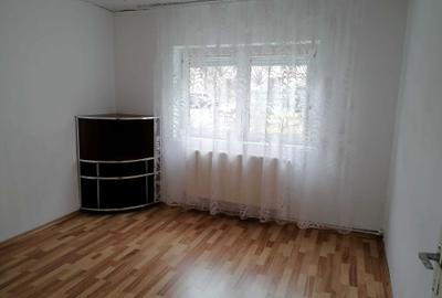 Apartament cu 3 camere decomandat în Central - 1
