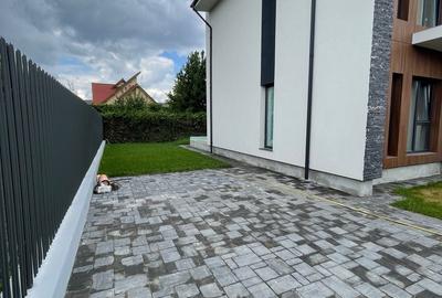 Casă cu 5 camere cu Teren 330 Mp în Central