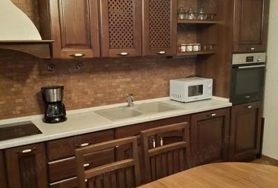Apartament cu 3 camere decomandat în Central - 2