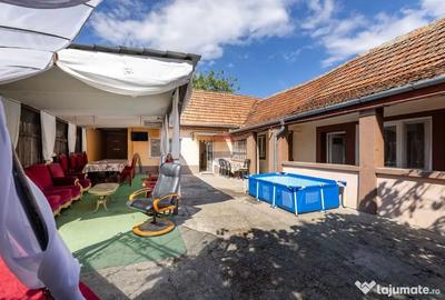 Casă cu 4 camere cu Teren 1000 Mp în Pârneava