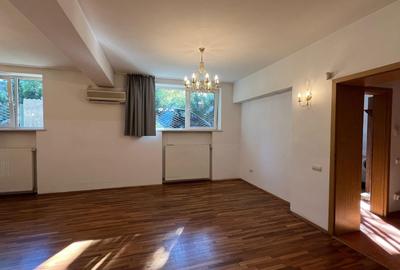 Apartament cu 5 camere decomandat în Aviatorilor - 2
