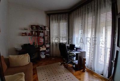 Apartament cu 3 camere circular în Universitate - 11