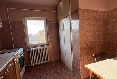 Apartament cu 3 camere decomandat în Confecții - 1