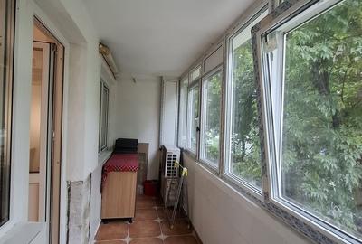 Apartament cu 3 camere decomandat în Alexandru Obregia
