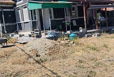 Casă cu 2 camere în Tușinu