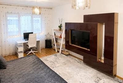 Apartament cu 2 camere decomandat, mobilat în P-ta Presei Libere - 2