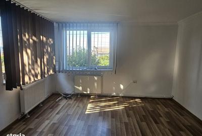 Casă cu 3 camere în Andrei Mureșanu