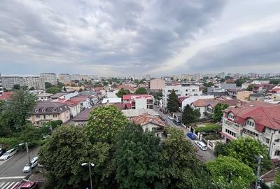 Apartament cu 3 camere decomandat în Banu Manta