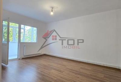 Apartament cu 4 camere decomandat în Dacia